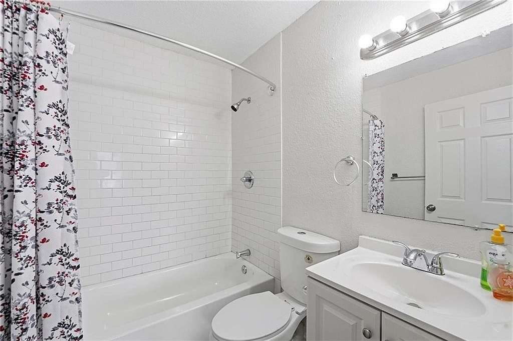 5609 Oakland Ave Kansas City, MO 64129  | Single Family