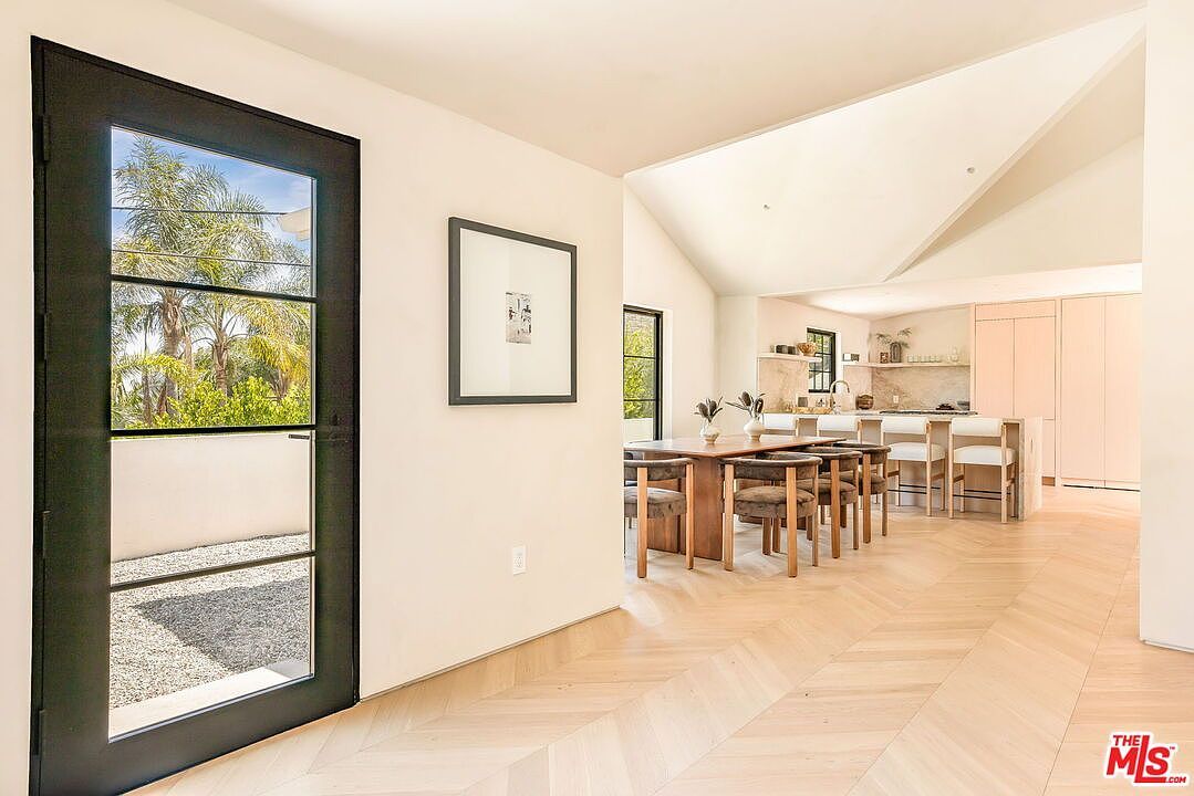 8353 Sunset View Dr Los Angeles, CA 90069 | Single Family