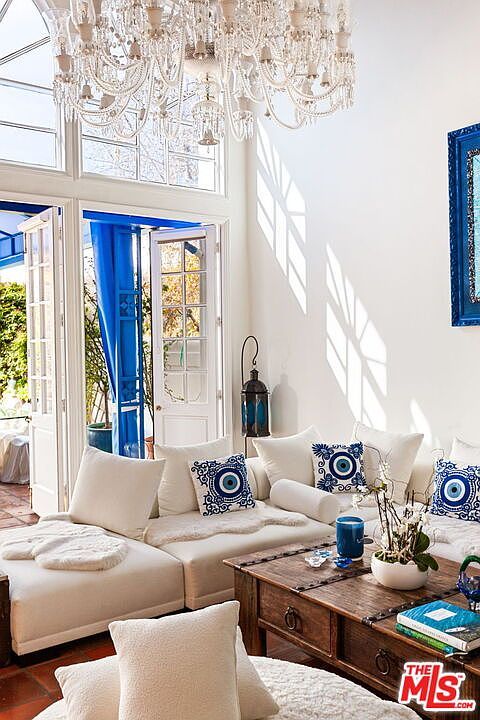 2113 Stoney Hill Rd Los Angeles, CA 90049 | Single Family