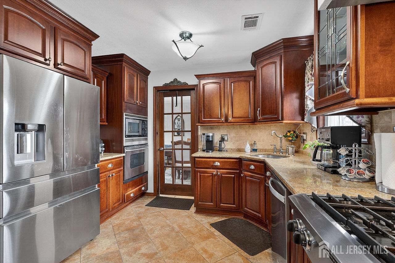 10 Barbara Pl Sayreville, NJ 08872  | Single Family