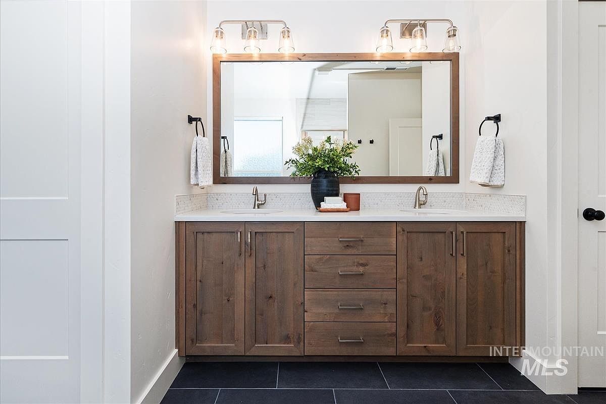 9440 S Egg Harbor Ave Kuna, ID 83634  | Single Family