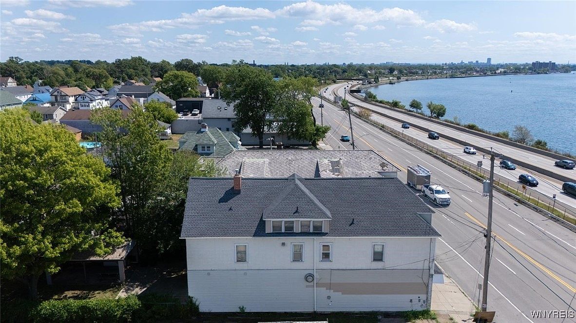 2877 Niagara St Buffalo, NY 14207 | Multi Family