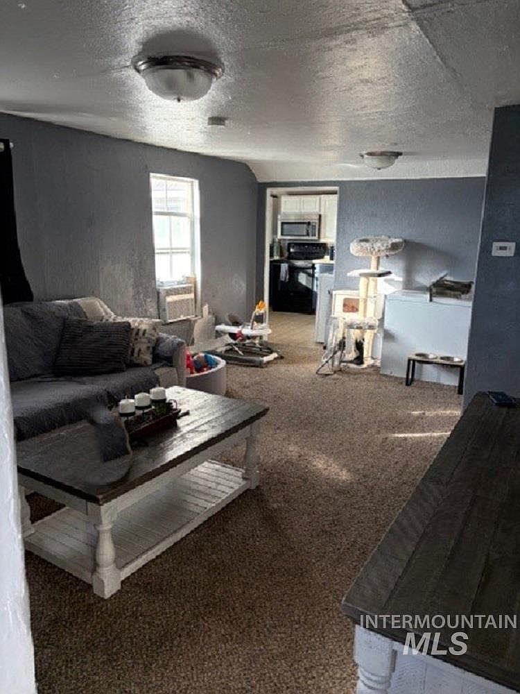 135 Locust St Twin Falls, ID 83301  | Single Family