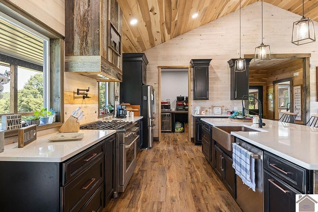 1795 Dunn Cemetery Rd Benton, KY 42025  | Single Family