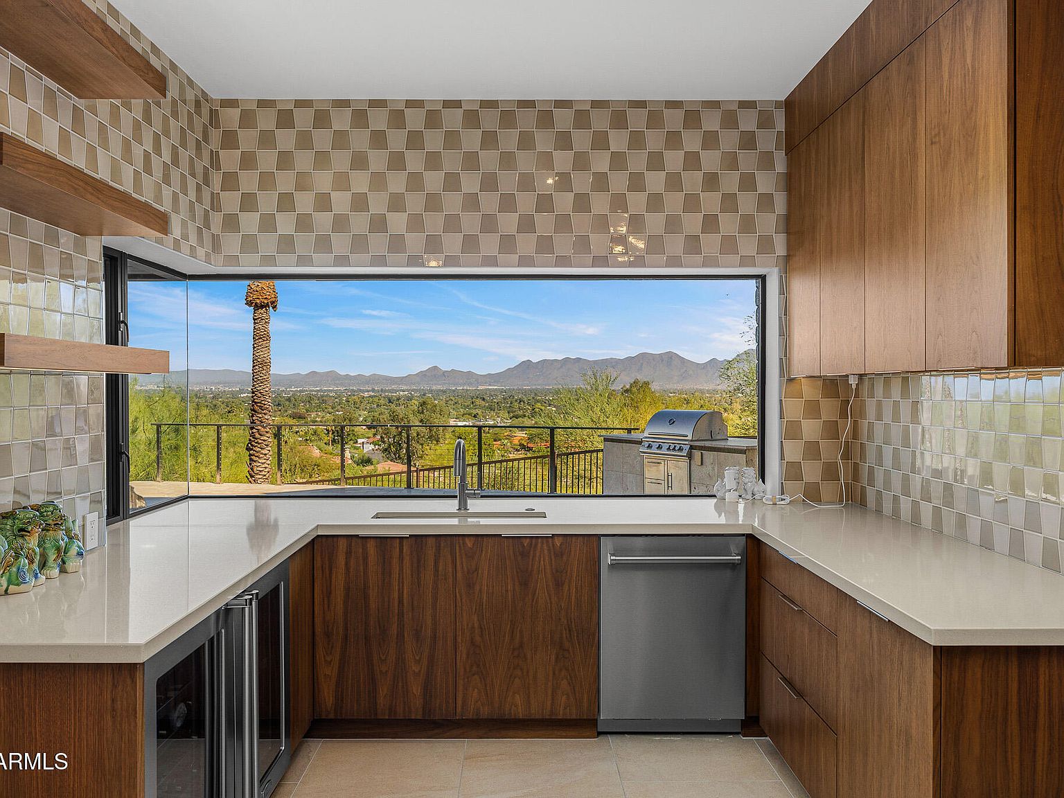 6331 E Hummingbird Ln Paradise Valley, AZ 85253  | Single Family