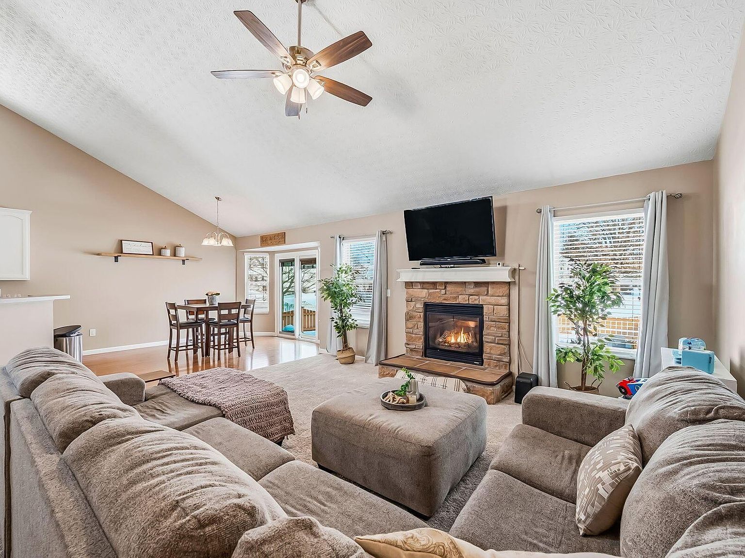 4032 Ponds Edge St Grove City, OH 43123  | Single Family