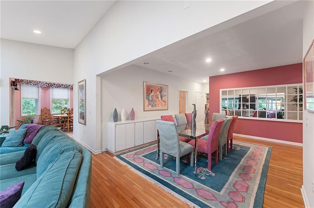 3 Apple Blossom Way West Warwick, RI 02893  | Condominium