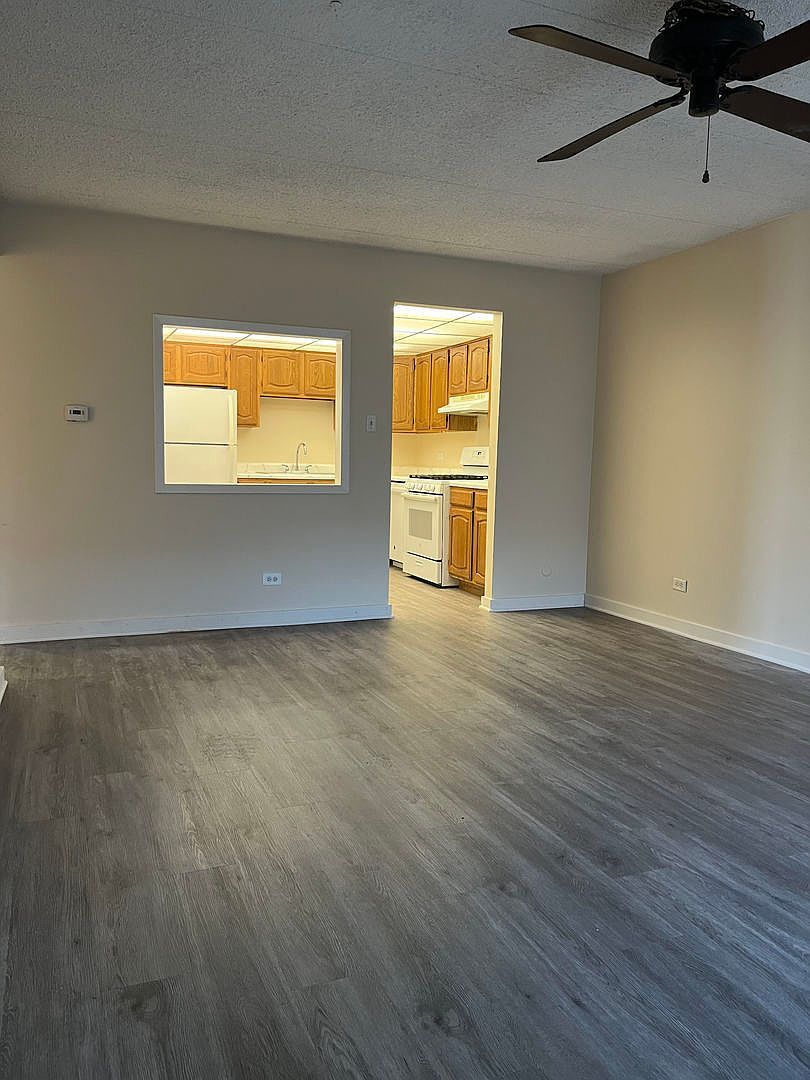 5515 Cromwell Ln APT M2 Oak Forest, IL 60452  | Condominium