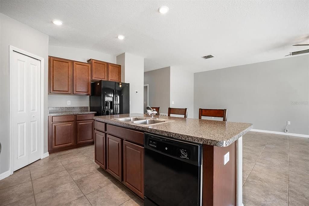 9607 Lemon Drop Loop Ruskin, FL 33573  | Single Family