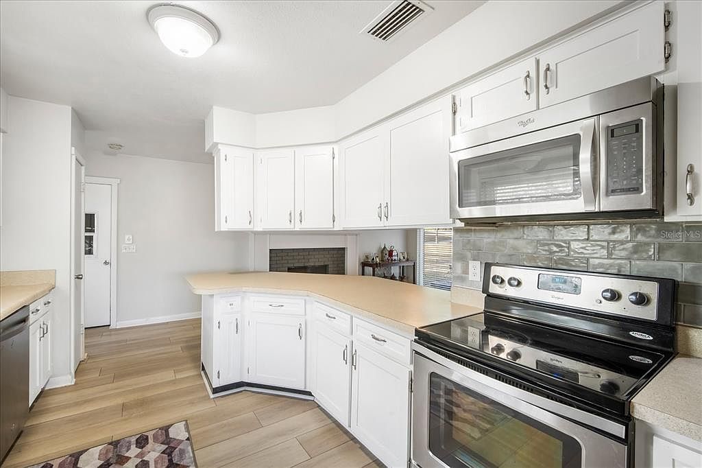 1016 Lady Guinevere Dr Valrico, FL 33594 | Single Family