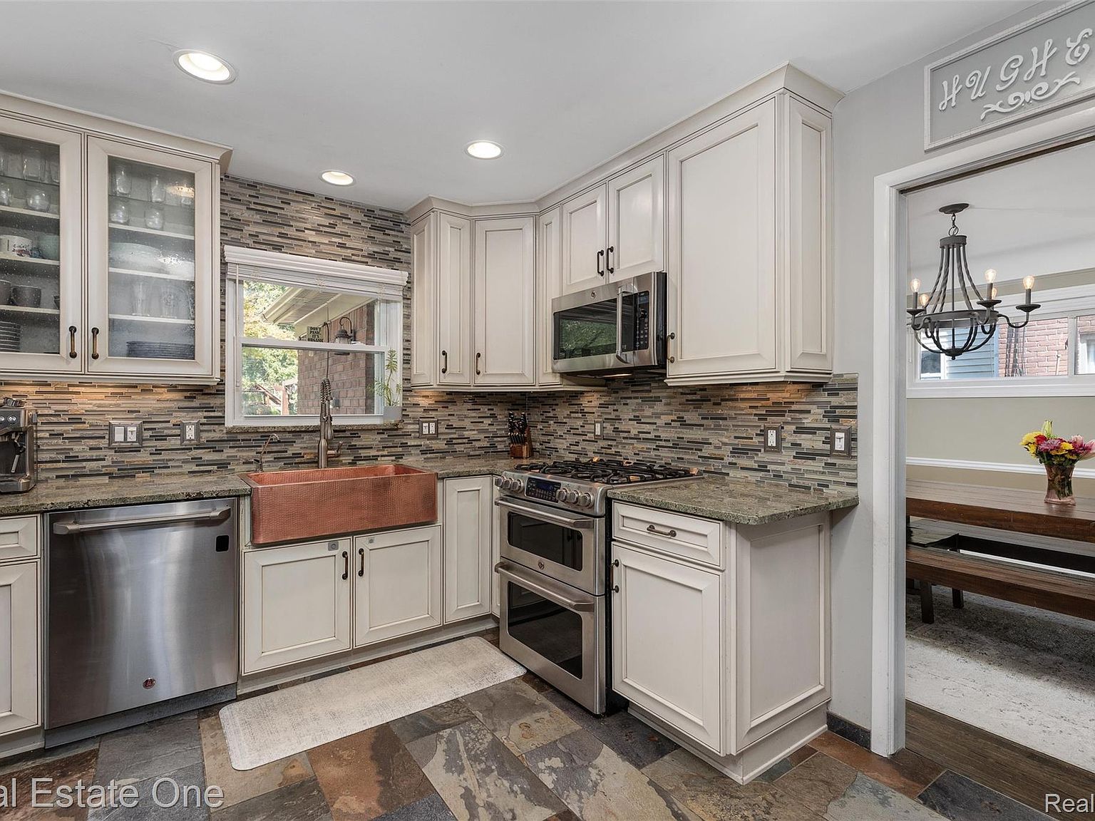 1630 W Twelve Mile Rd Royal Oak, MI 48073 | Single Family