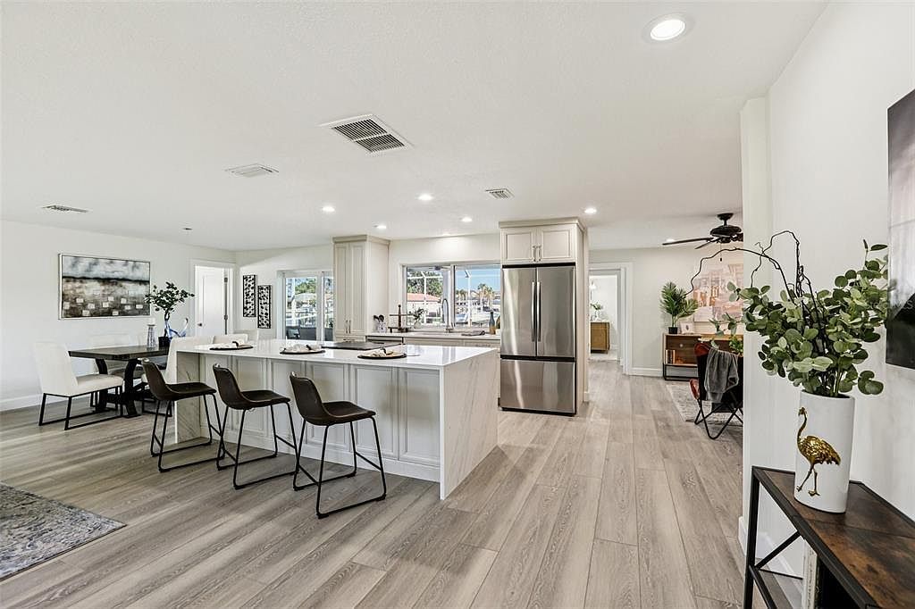 6251 18th St NE Saint Petersburg, FL 33702 | Single Family