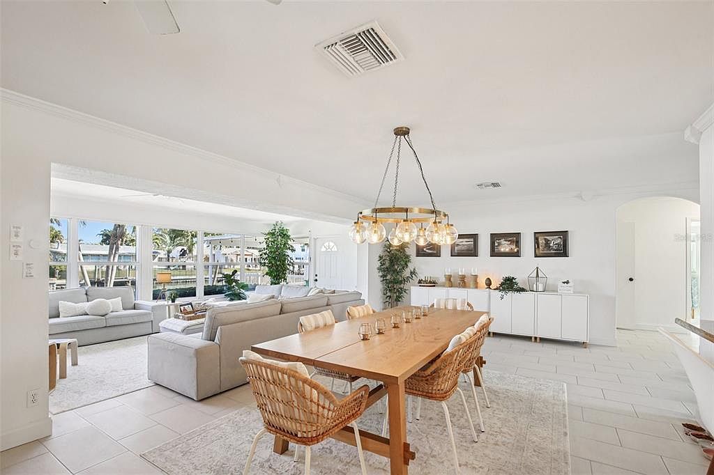 3963 14th St NE Saint Petersburg, FL 33703  | Single Family