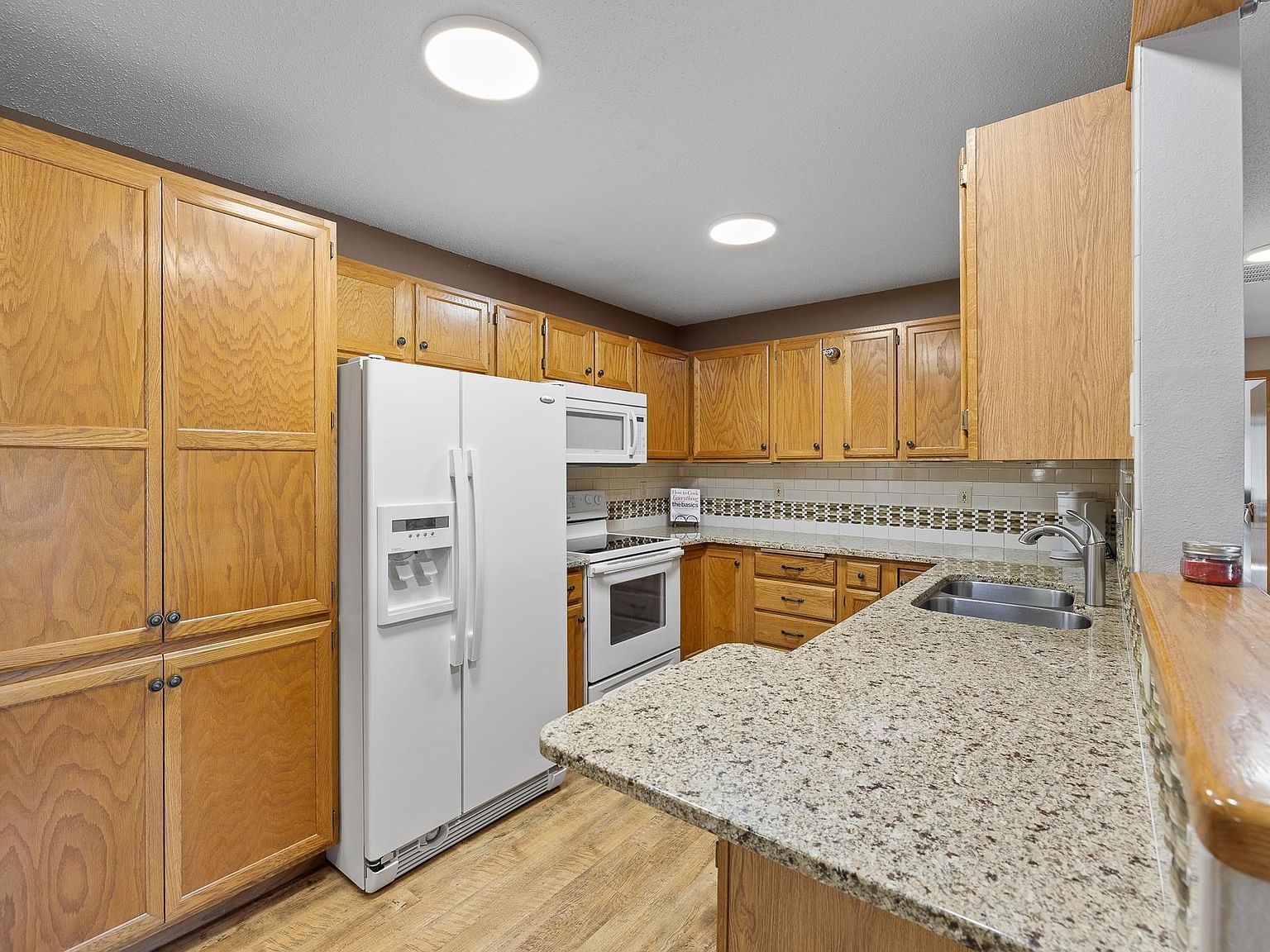 4215 Fairway Hills Dr APT 204 Rapid City, SD 57702 | Condominium