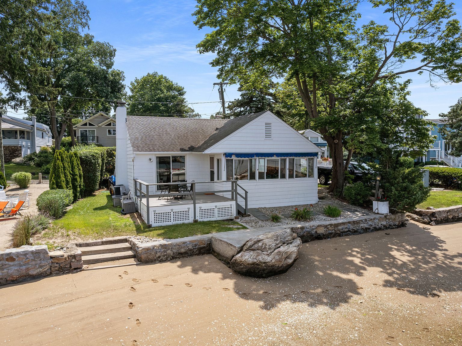 15 River Rd Branford, CT 06405 | Single Family