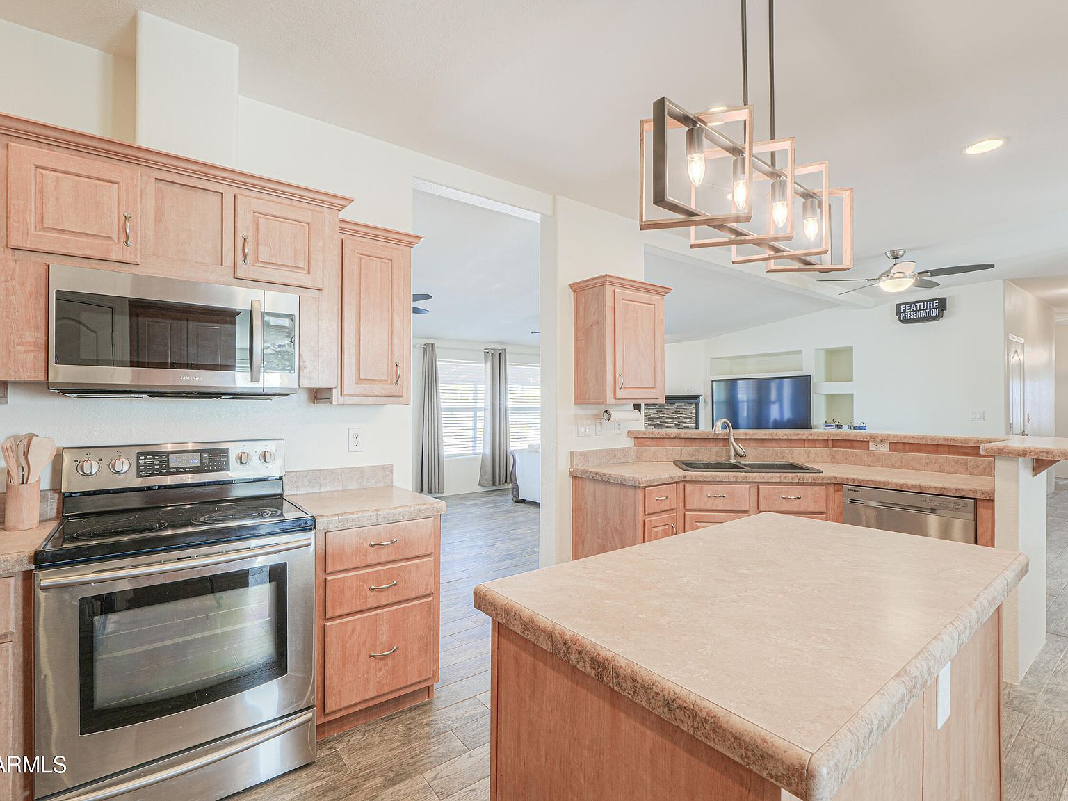 176 N Acacia Rd Apache Junction, AZ 85119 | New build