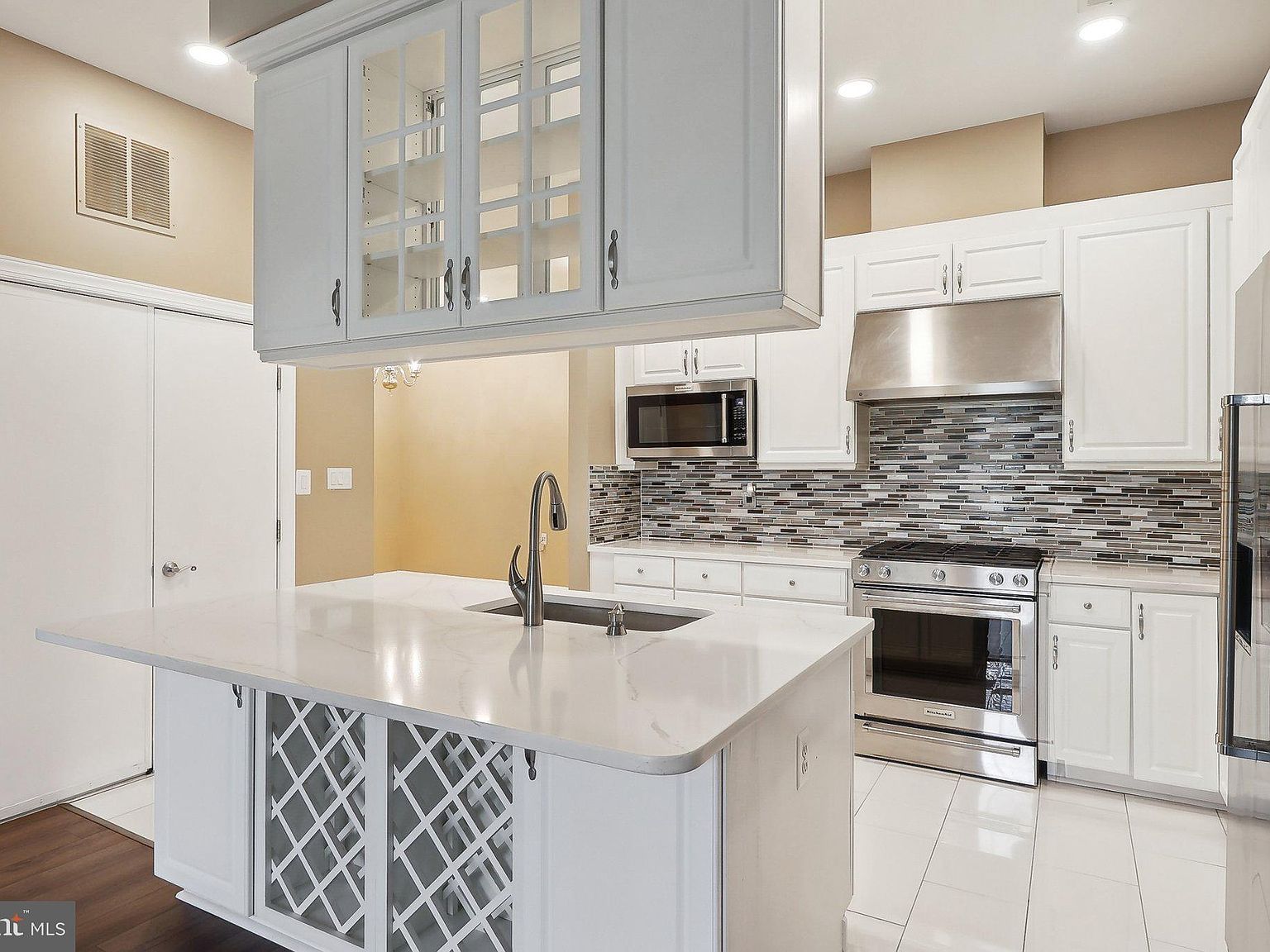 810 Belmont Bay Dr APT 102 Woodbridge, VA 22191 | Condominium