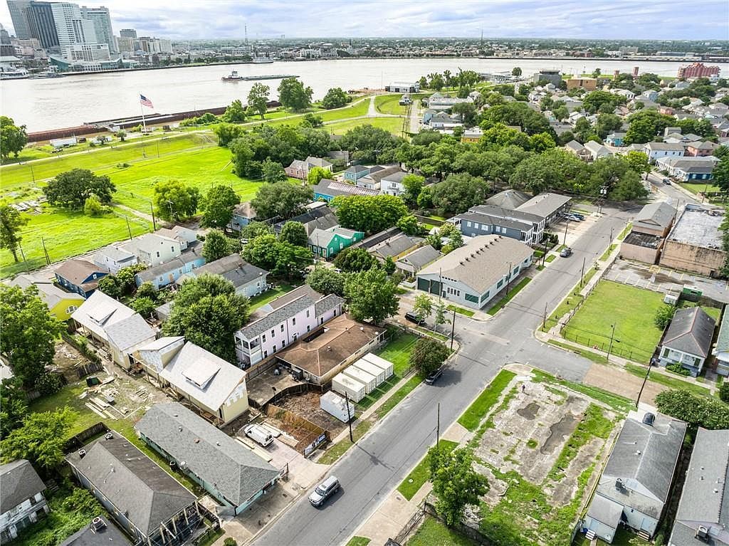 341 Red Allen Way New Orleans, LA 70114  | Land/Lot