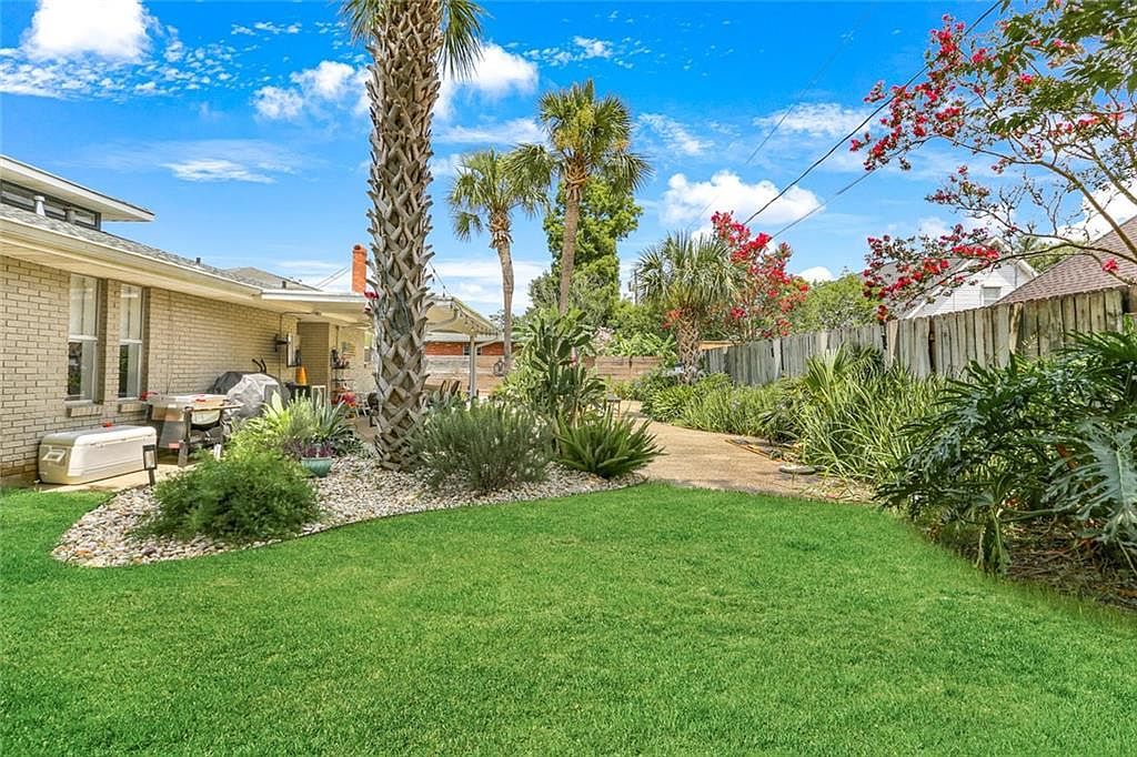 141 Meadowbrook Dr Gretna, LA 70056  | Single Family