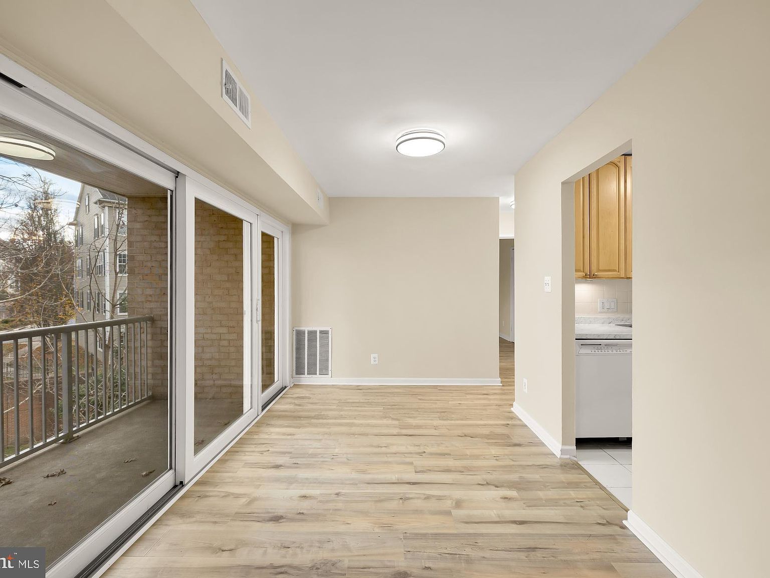 2911 Charing Cross Rd APT 16 Falls Church, VA 22042  | Condominium