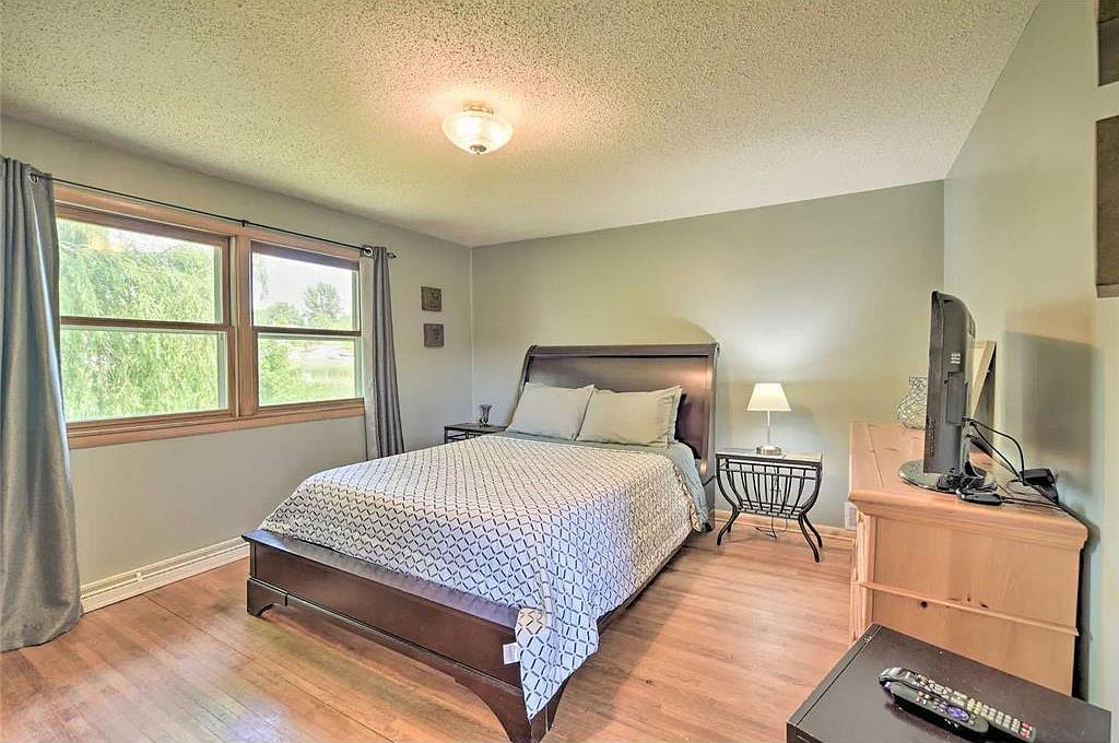 520 Park Island Rd Center City, MN 55012  | Single Family