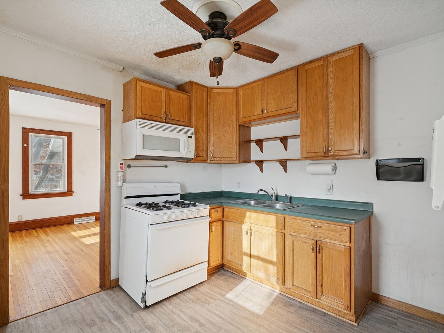 802 Howell St N Saint Paul, MN 55104  | Single Family