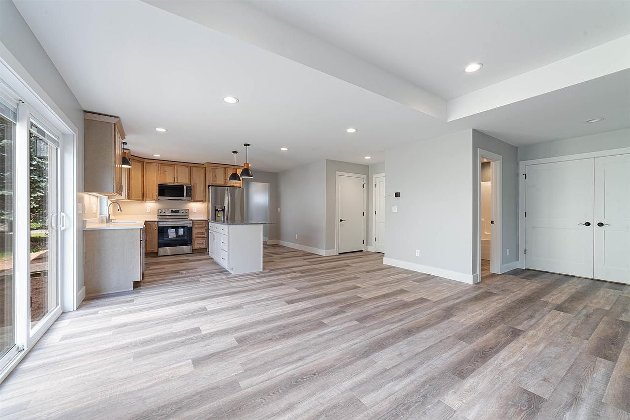 3317 Baxter Ave Superior, WI 54880  | Condominium