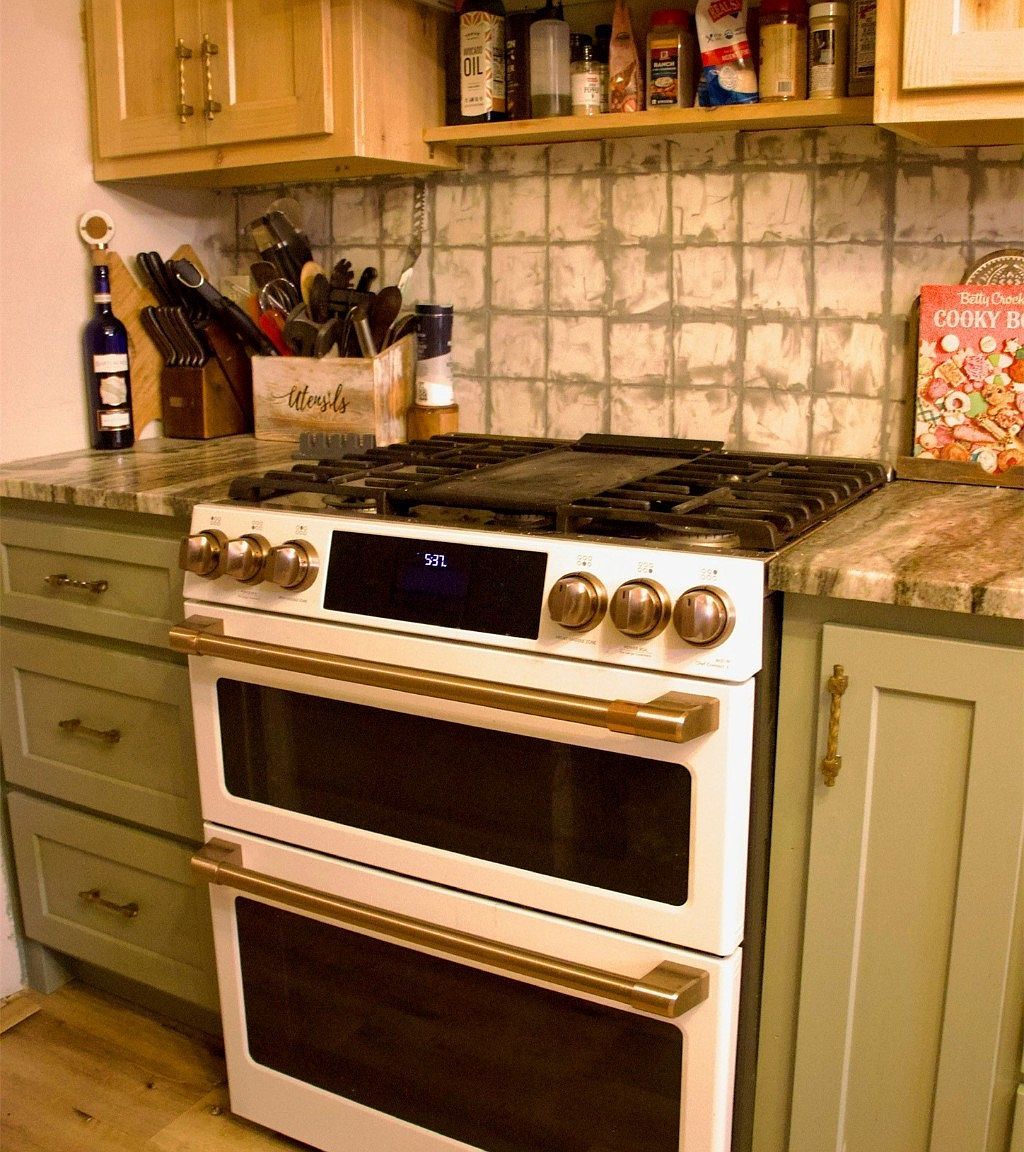 1306 W Hill Ln Coleman, TX 76834  | Single Family