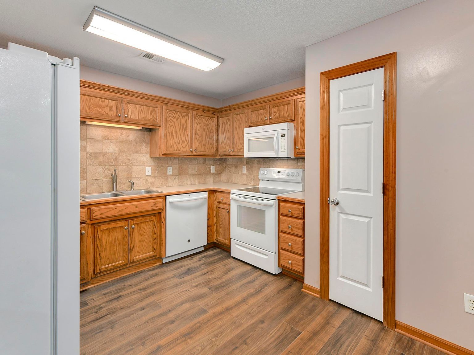 15628 Landauer Cir Basehor, KS 66007  | Single Family