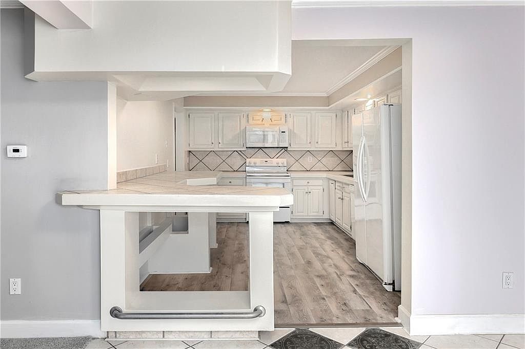 6708 W 109th St APT E Overland Park, KS 66211  | Condominium