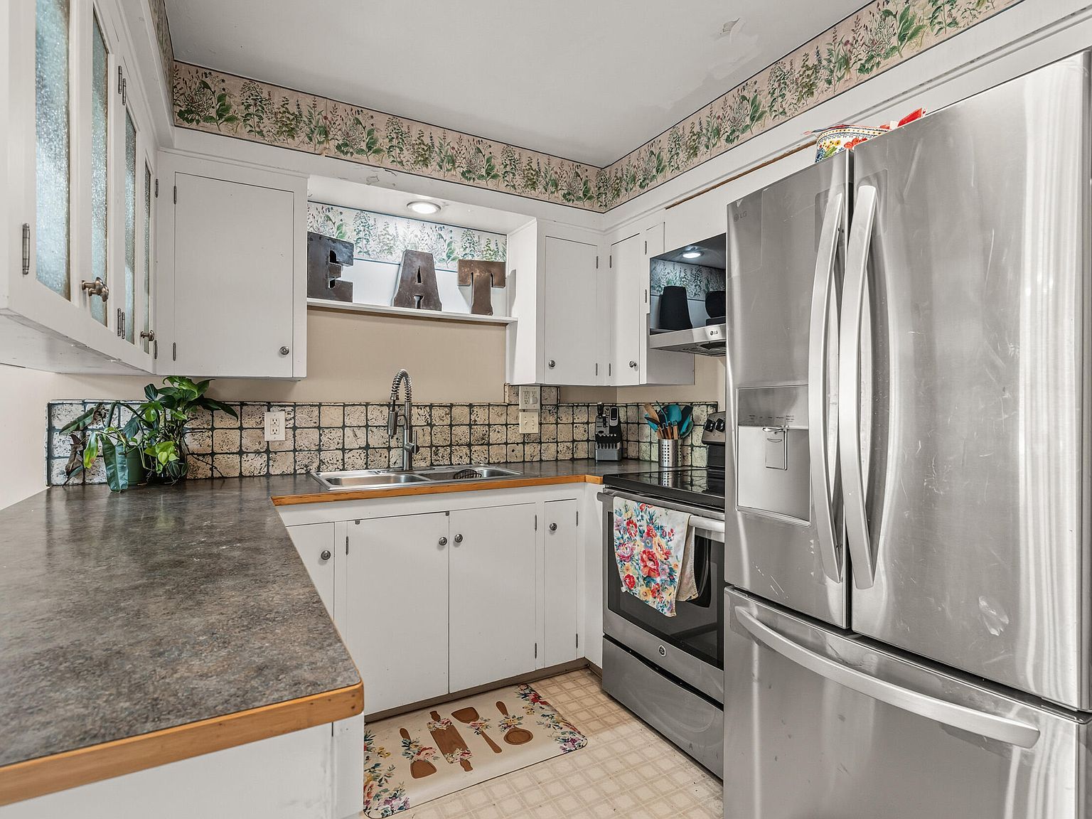 1217 Murray Ave Medford, OR 97501  | Single Family