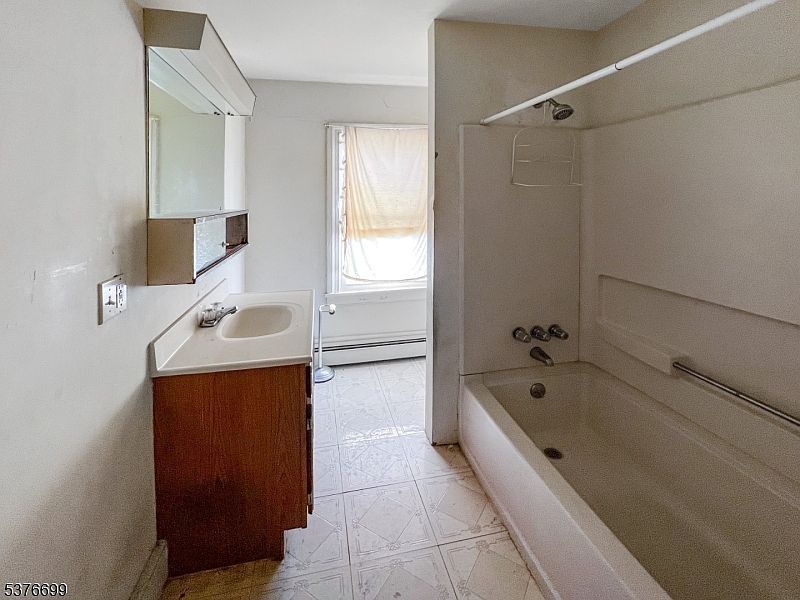 4 Randall St Phillipsburg, NJ 08865  | Single Family