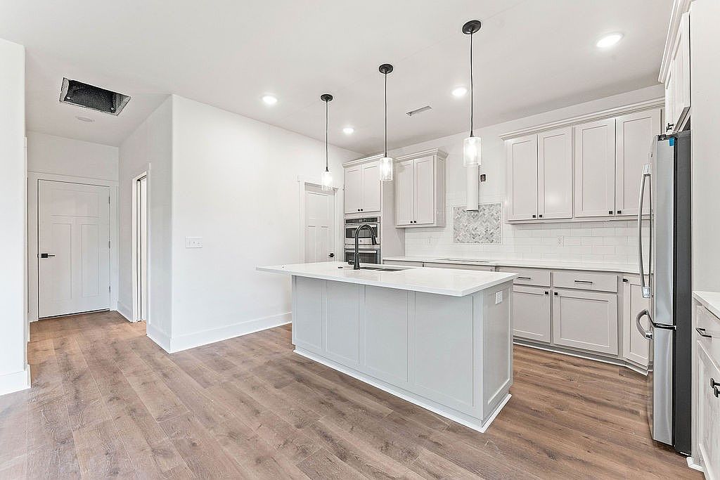 41 Pickering Dr Bella Vista, AR 72714  | Single Family