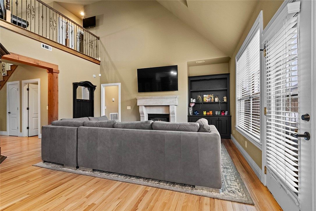 1611 NE Greenbrier Rd Bentonville, AR 72712  | Single Family