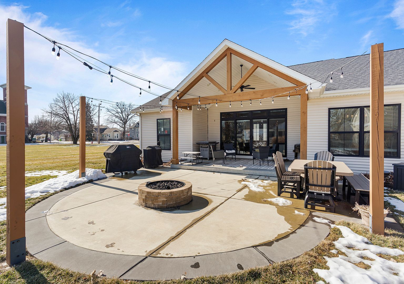 203 N Niles Ave Tuscola, IL 61953  | Single Family