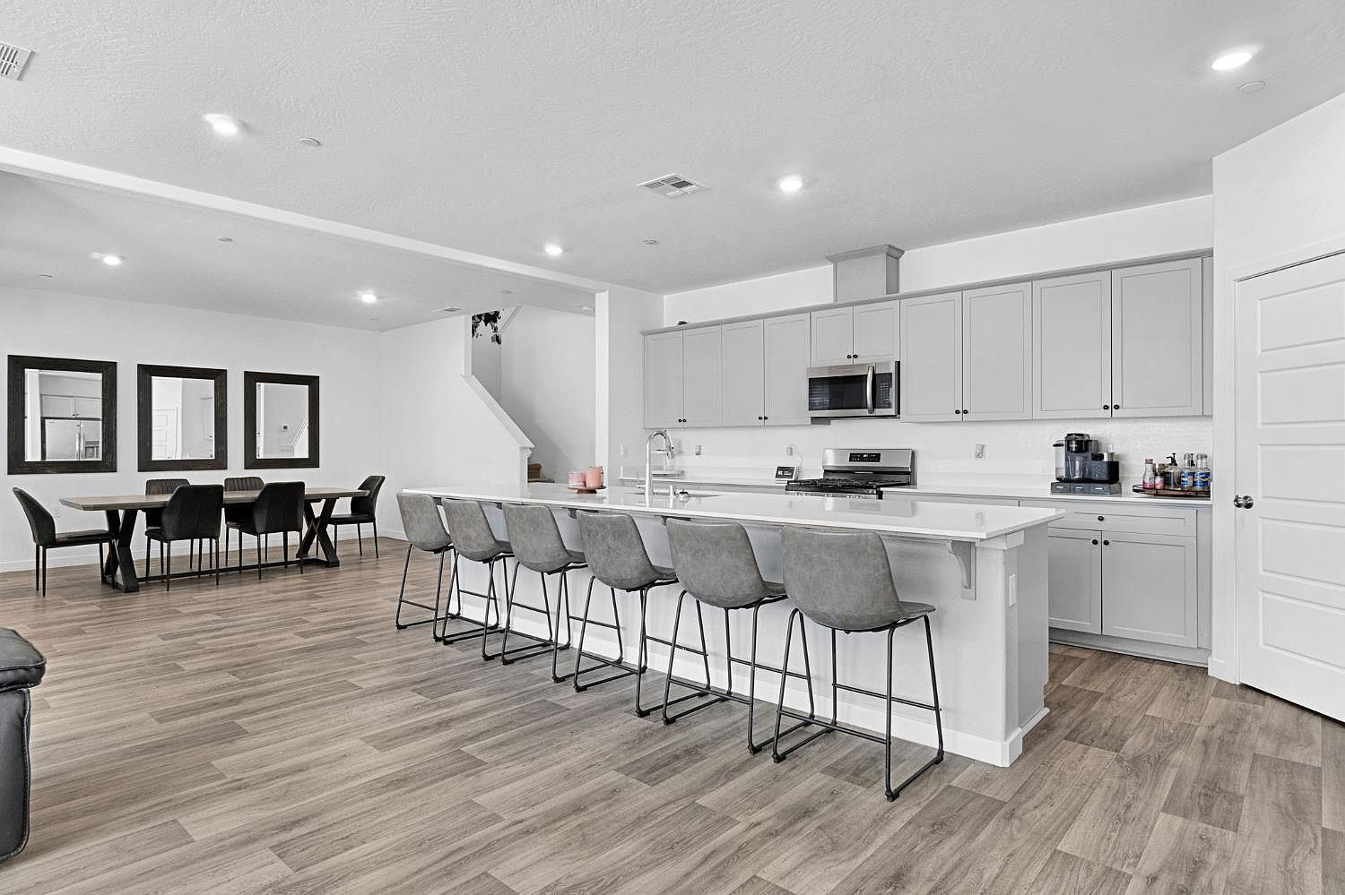 2831 N Redda Rd Fresno, CA 93737  | Single Family