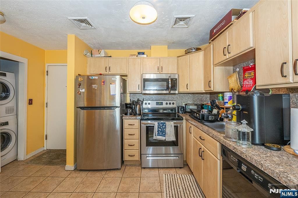 75 Union St APT 5E Hackensack, NJ 07601  | Condominium