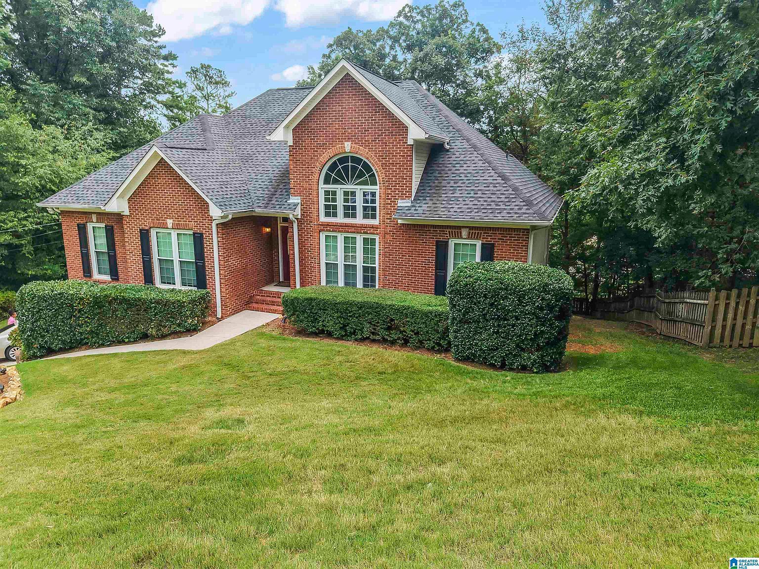 305 Woodbury Dr Sterrett, AL 35147  | Single Family