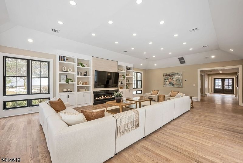 547 Highland Ave Ridgewood, NJ 07450 | Single Family