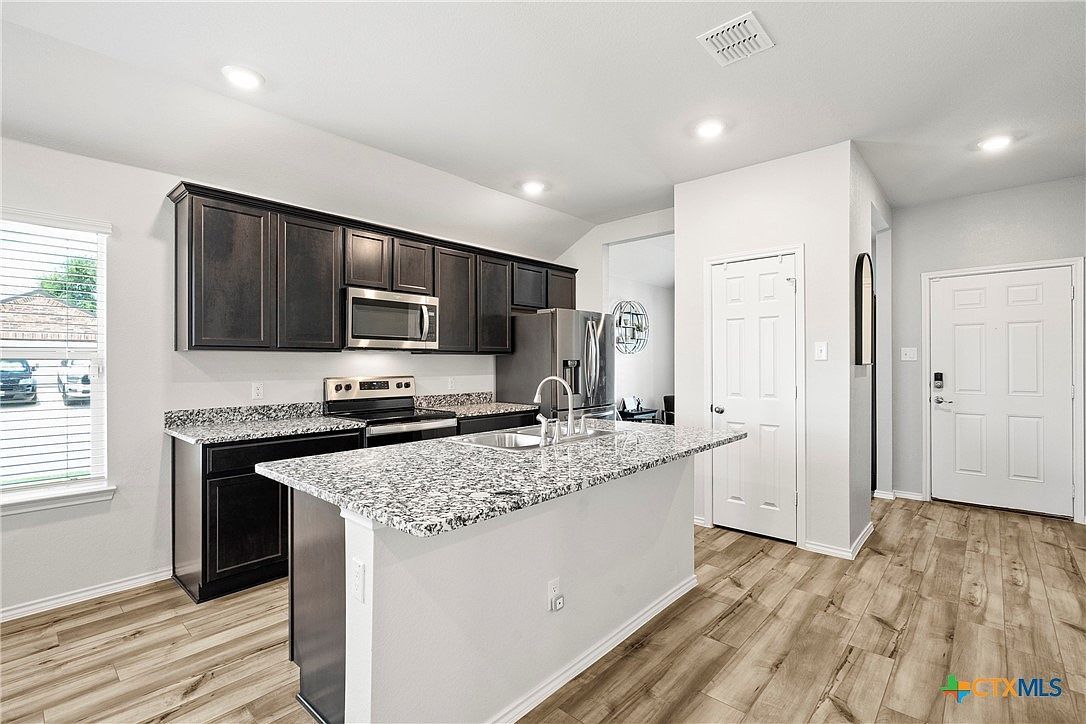 1037 Oxford Ln Troy, TX 76579  | Single Family