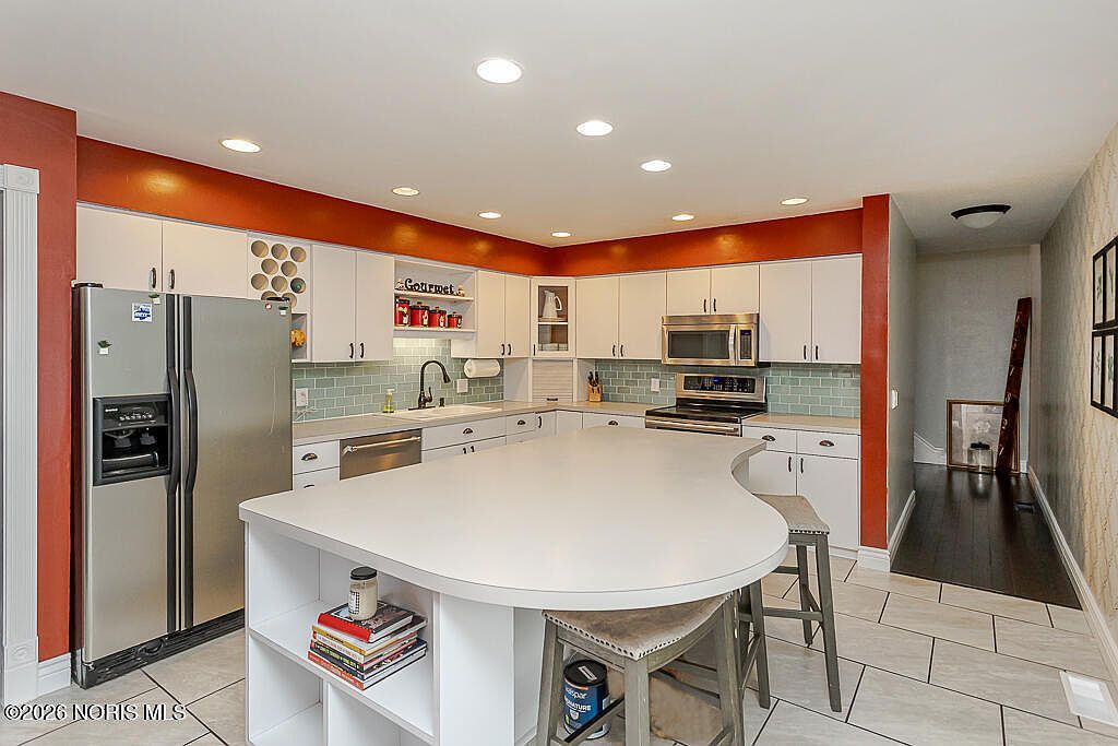 805 Roche De Bouef Ct Waterville, OH 43566  | Single Family