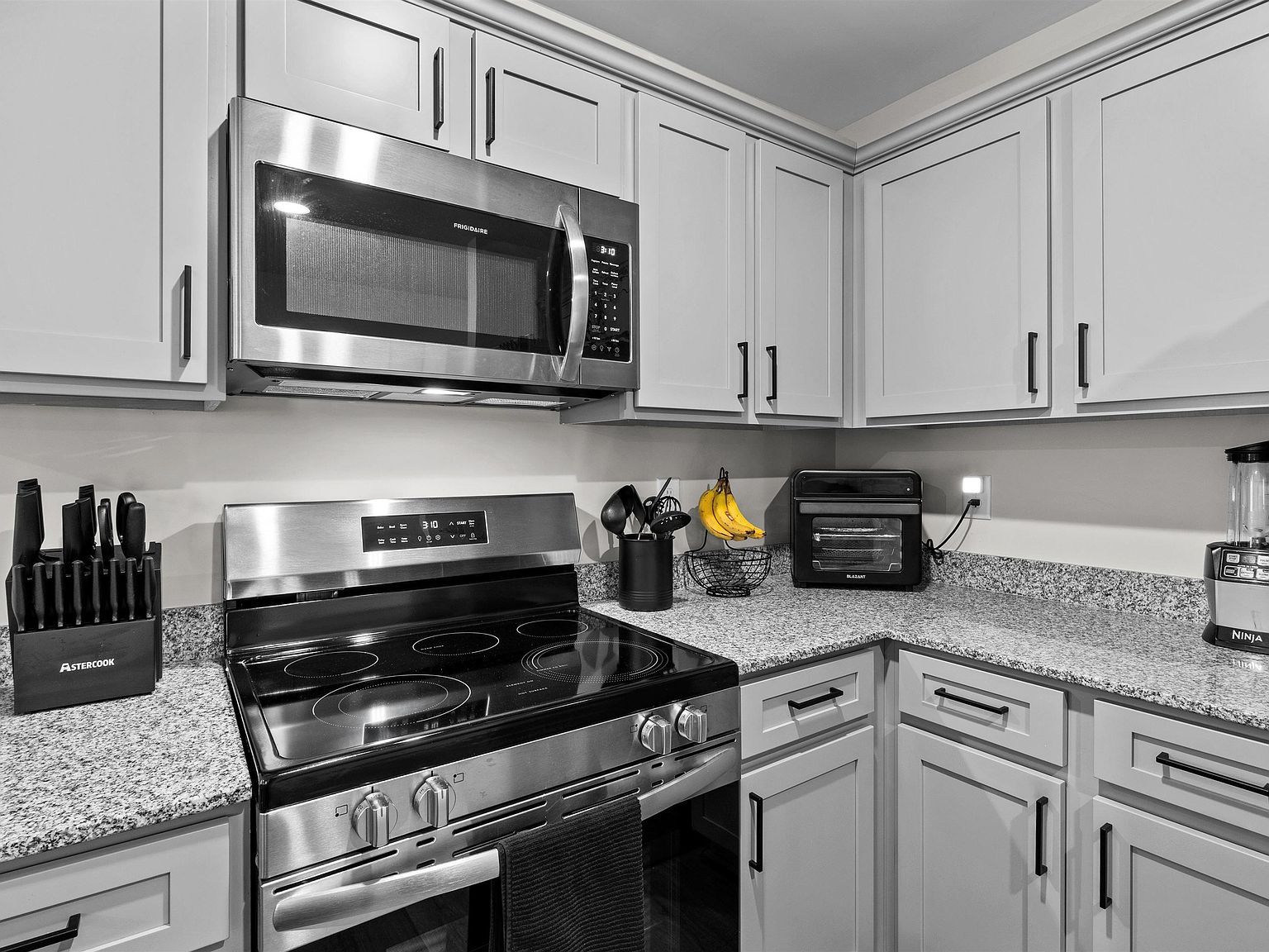 401 Middlebury Ln Hopkins, SC 29061 | Single Family