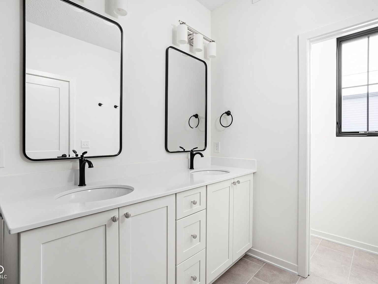 1676 Coach Dr Westfield, IN 46074  | Single Family