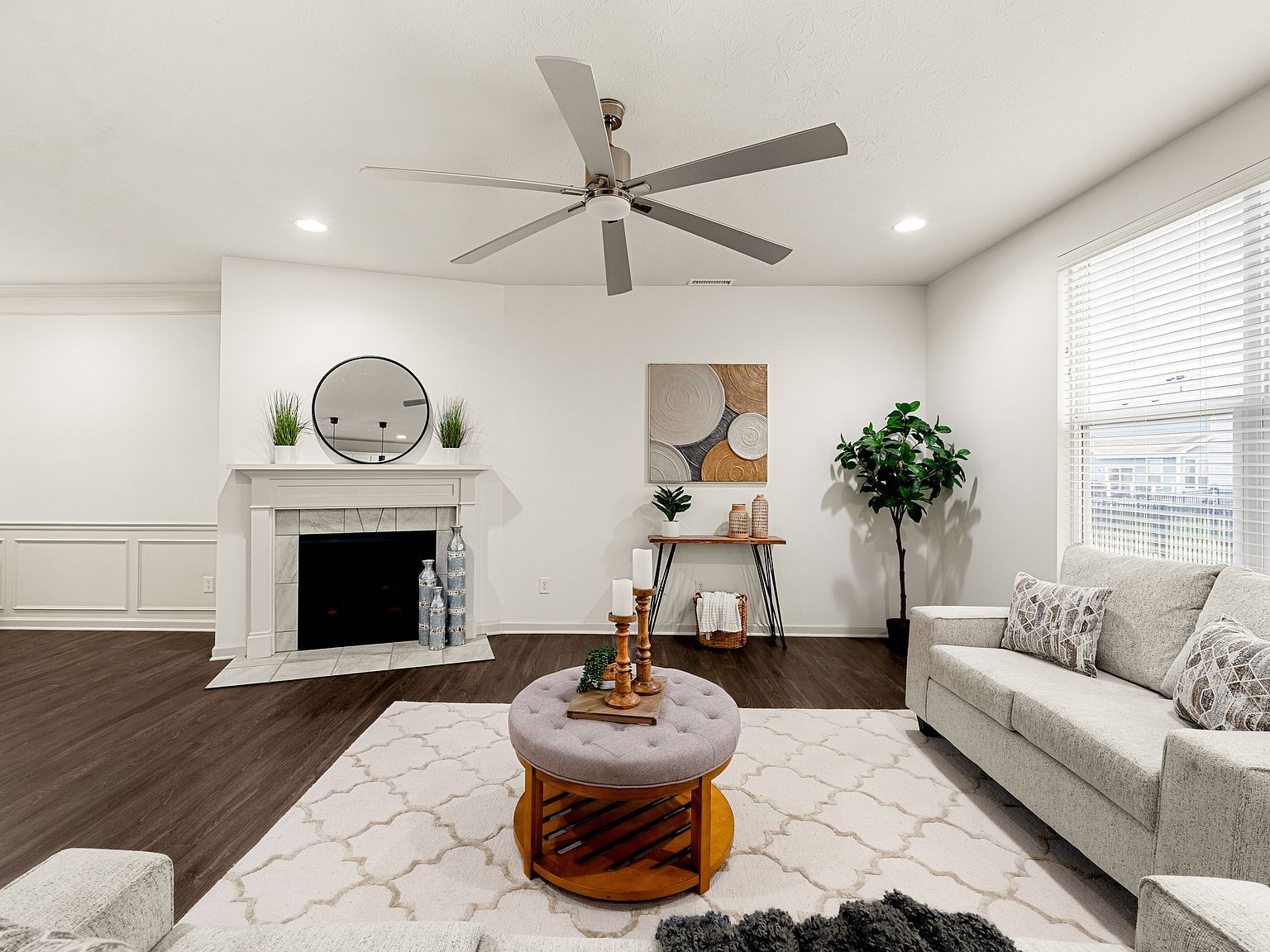 15469 Eastpark Cir W Fishers, IN 46037  | Single Family