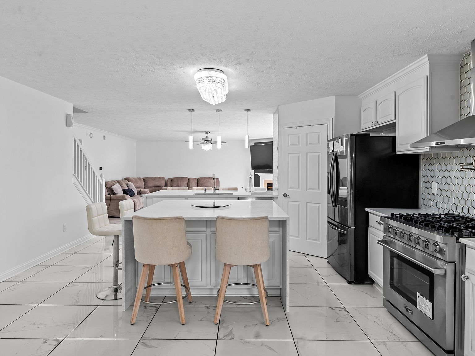 11103 Bear Hollow Dr Indianapolis, IN 46229  | Single Family