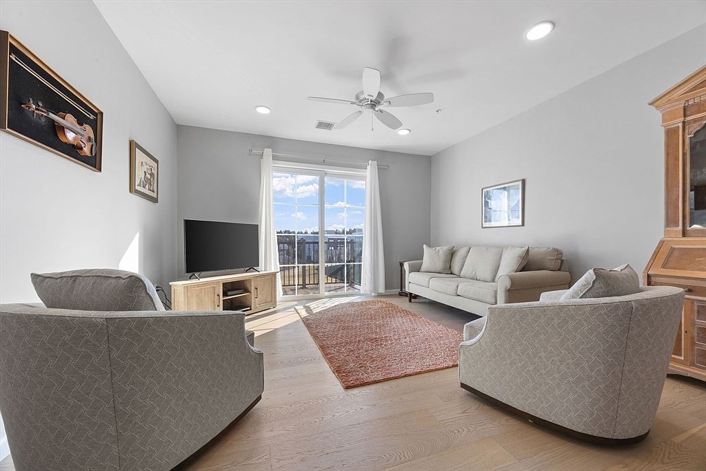 1 Mariners Way UNIT 309 Plymouth, MA 02360 | Condominium