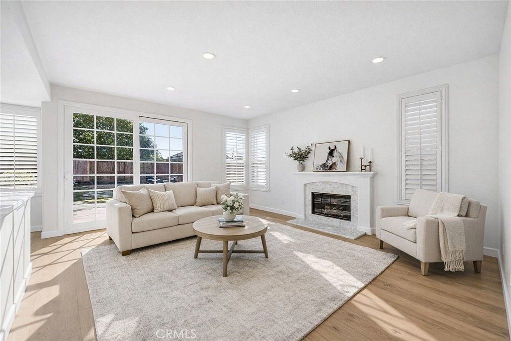 1394 La Culebra Cir Camarillo, CA 93012  | Single Family