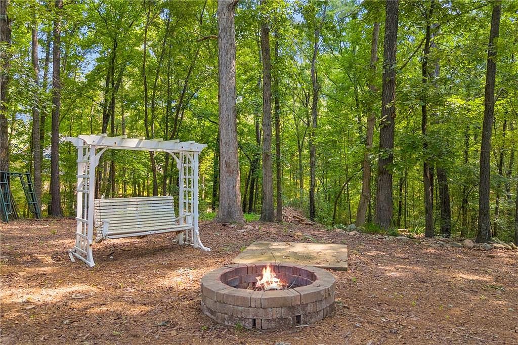 3432 Greystone Dr Loganville, GA 30052  | Single Family