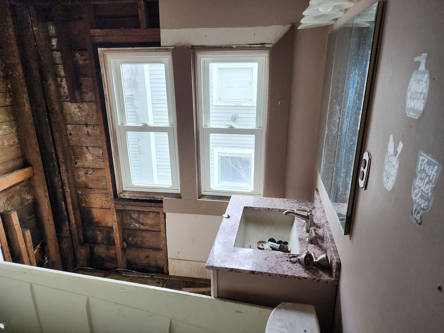 907 Russell St Kalamazoo, MI 49001  | Single Family