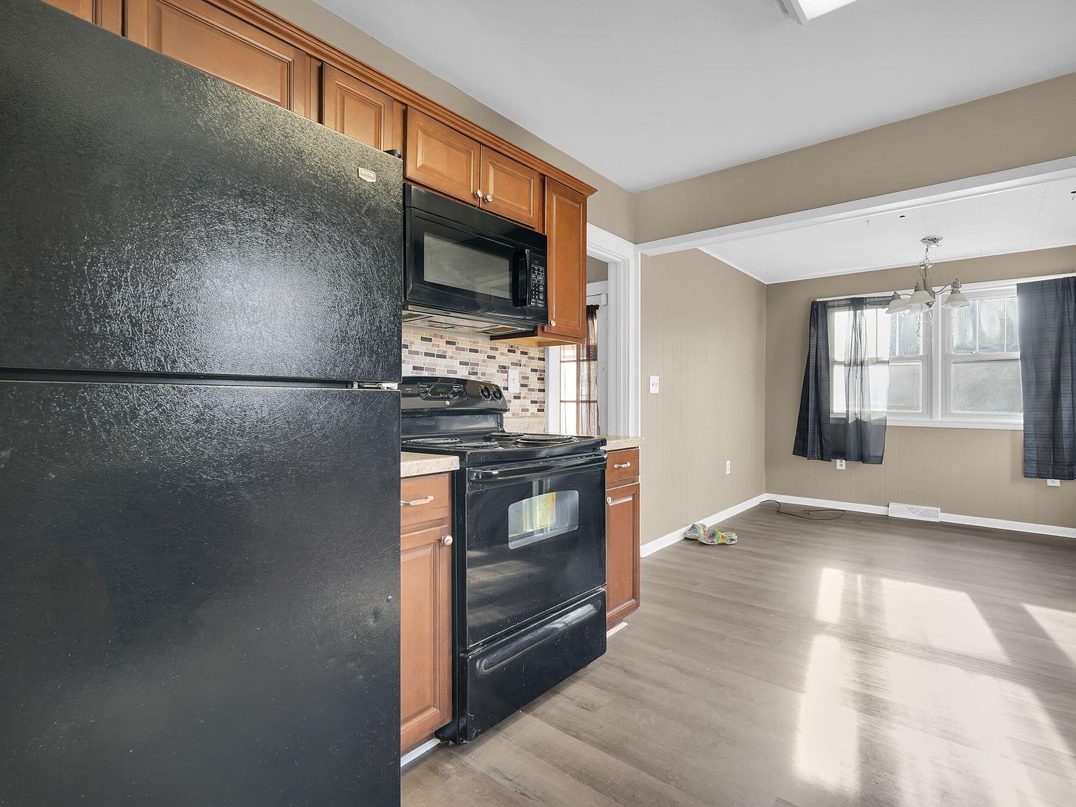 910 Miller Rd Kalamazoo, MI 49001  | Single Family